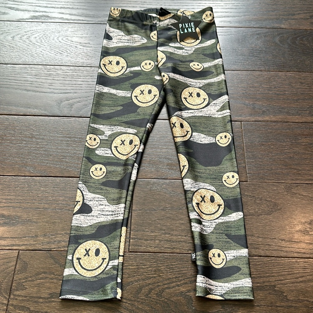 Pixie Lane Camo Leggings w/Smiley Face Size 5